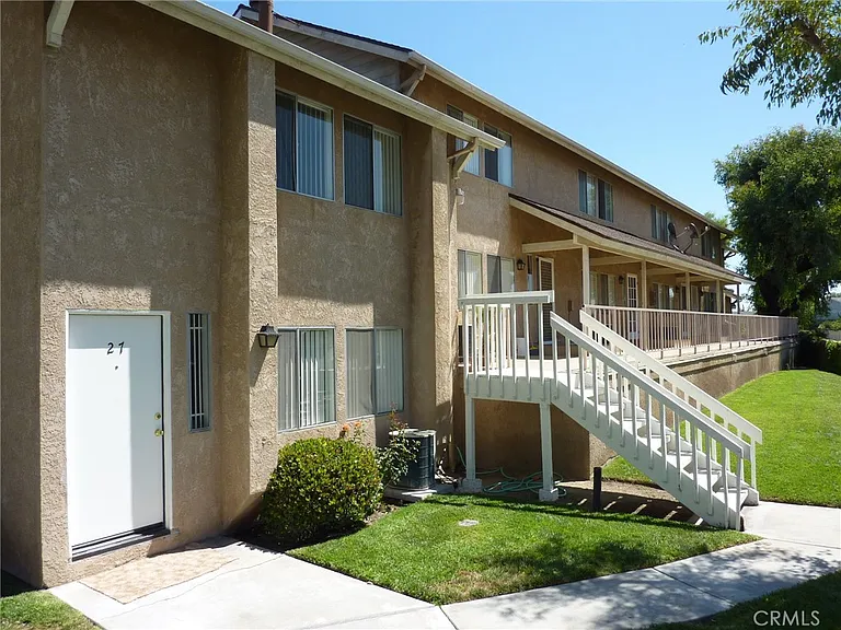 3210 W Orange Ave #22 — Photo 2
