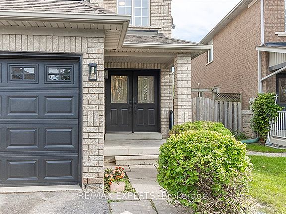 4th image of 104 Echo Ridge Cres