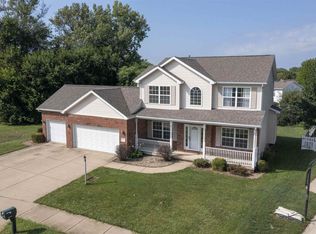 10515 N Manchester Dr, Peoria, IL 61615