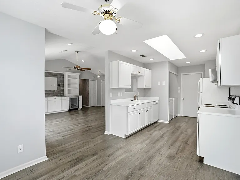 9083 Marquis Dr — Photo 6