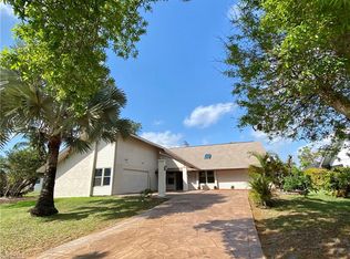 2366 Kings Lake Blvd, Naples, FL 34112