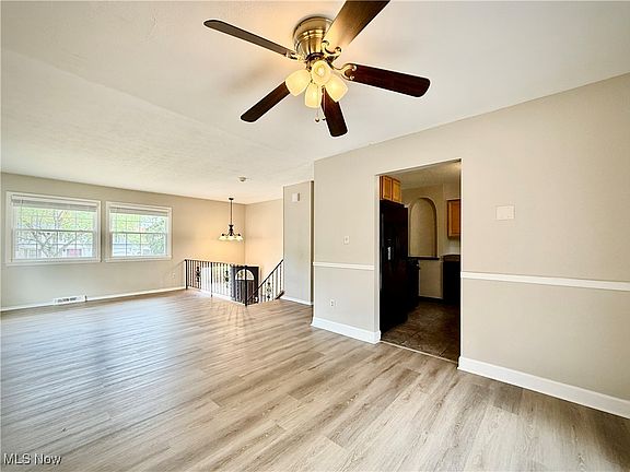 5th image of 600 Silver Meadows Dr