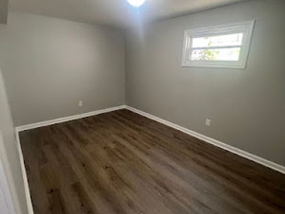 3rd image of 147 Lakeshore Dr Unit 10