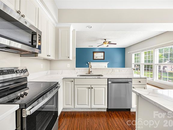 5th image of 4710 Lenox Hill Pl