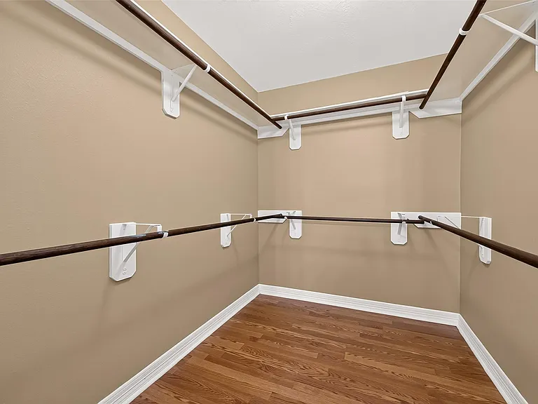 4011 Alexis Cir — Photo 39