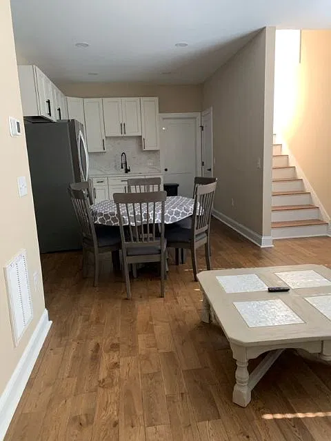 3 bed, $2,200 — Photo 2