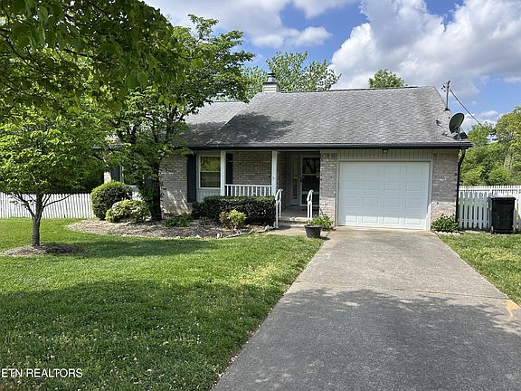 2nd image of 1301 Clear Brook Dr