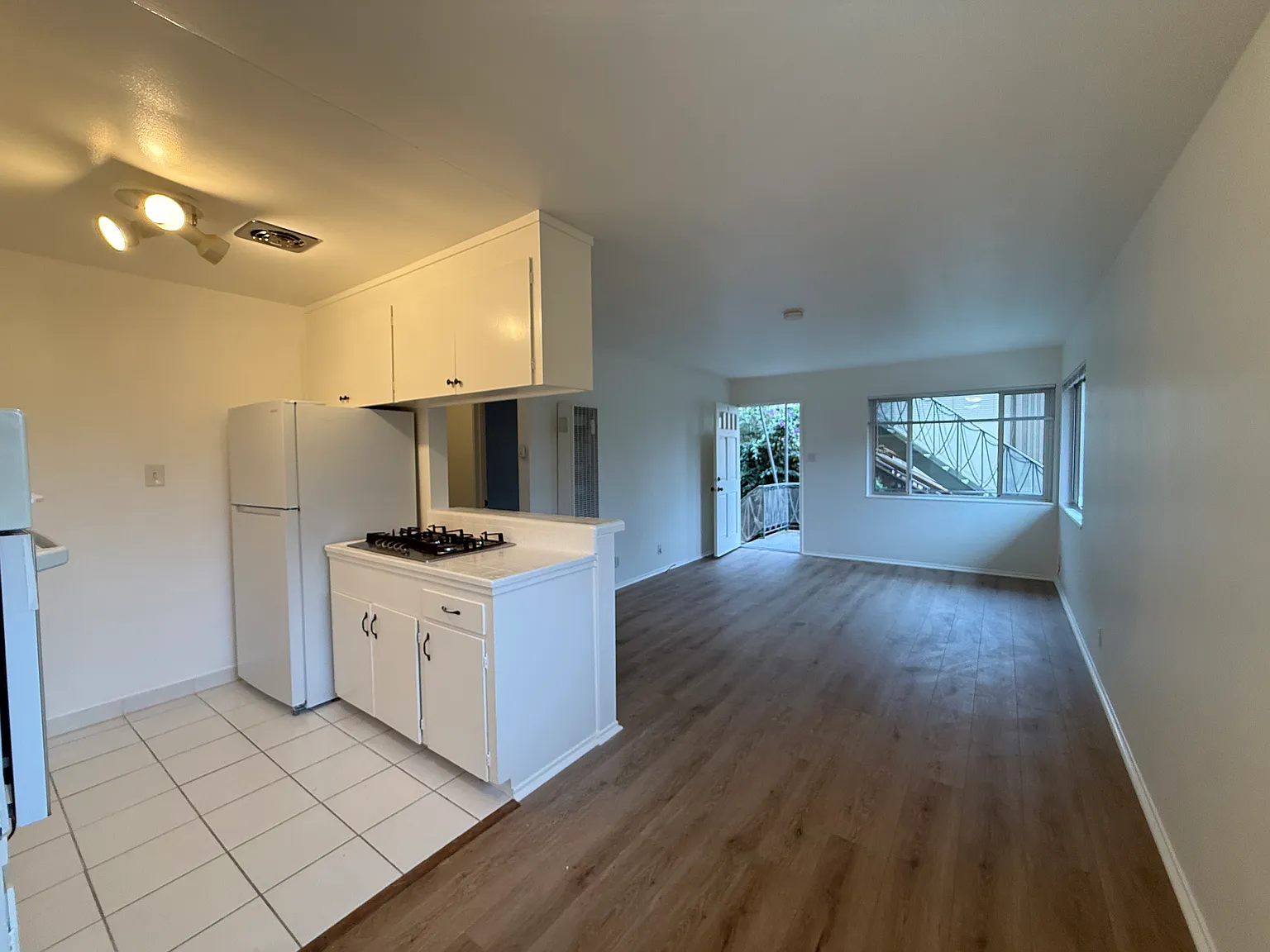 1 bed, $2,300 — Photo 4