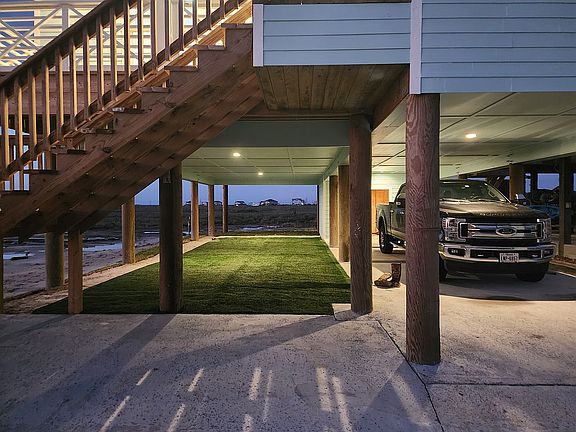5th image of 302 Kingfish Dr