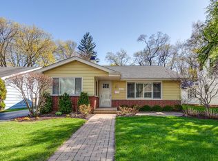607 Meadow Ln, Libertyville, IL