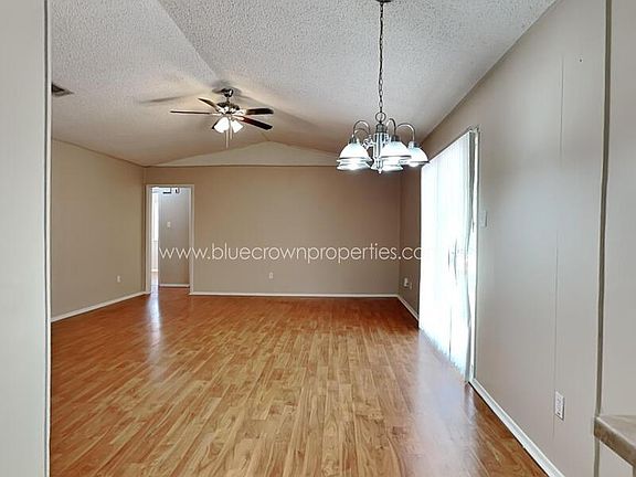 2nd image of 902 Cannon Dr