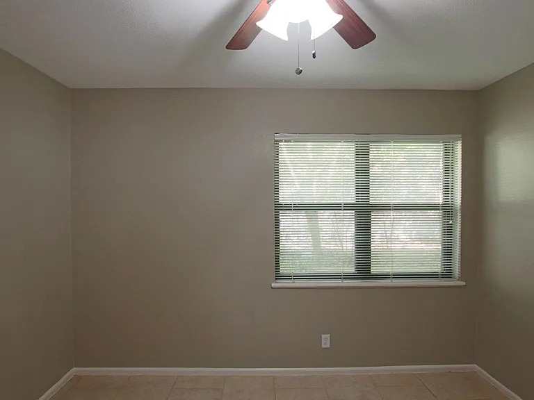 2725 Amy Ln — Photo 11
