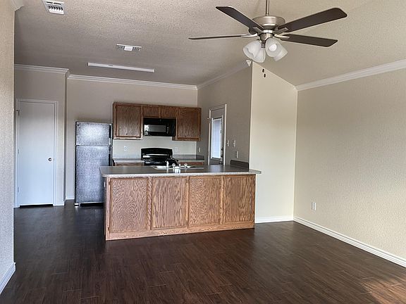 2nd image of 1011 Anna Lee Dr Unit B