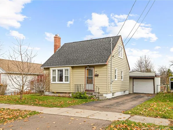 109 Jones St, Moncton, NB E1C 6J8