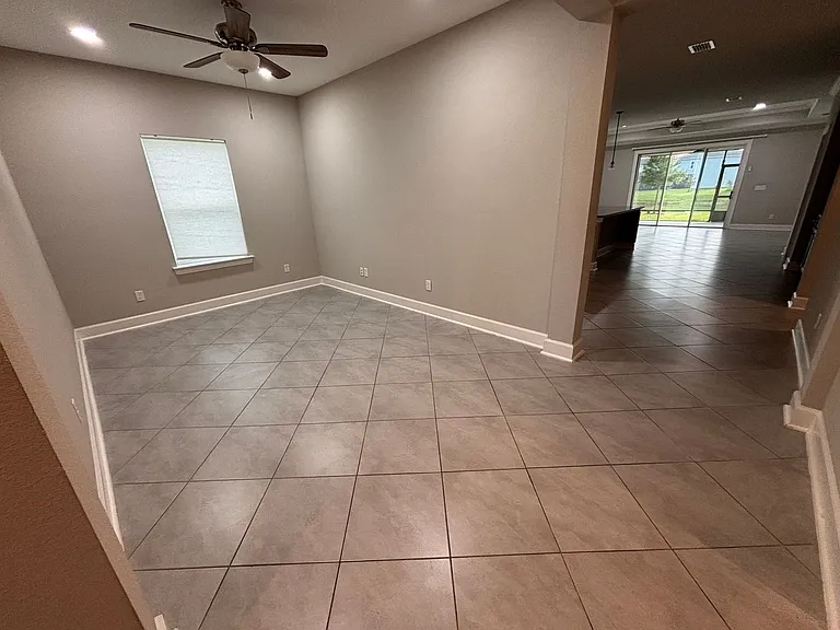 212 Willow Creek Ct — Photo 9