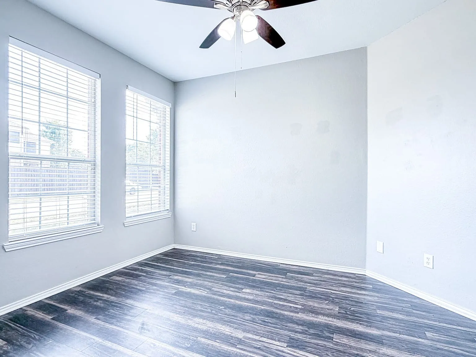 3 bed, 2.0 bath, 2336 sqft, $2,500 — Photo 4