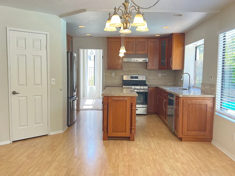 2209 E Vista Canyon Rd — Photo 10