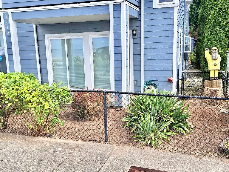 1718 Alki Ave SW #100 — Photo 38