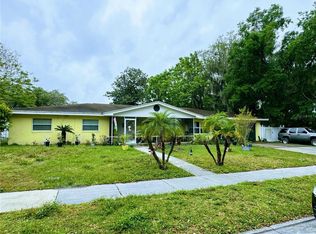 1205 Bonaire Dr, Leesburg, FL 34748