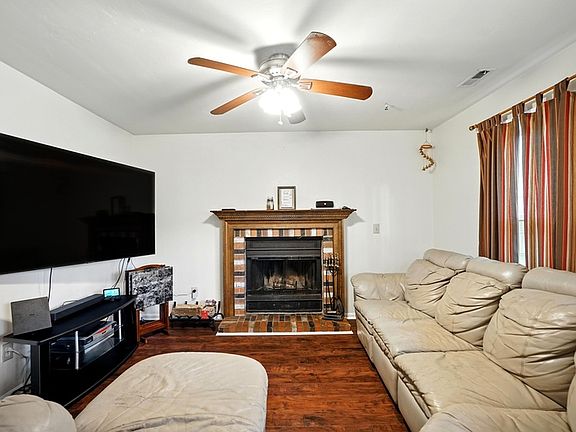 5th image of 1308 Summerset Ct