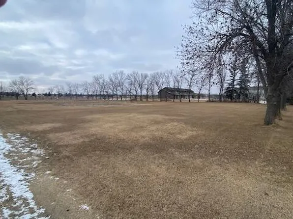 903 25th Ave NE, Aberdeen, SD 57401