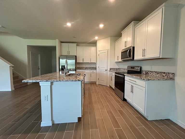 1551 NW 136th Blvd — Photo 3