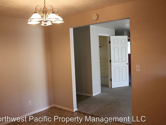 5th image of 4865 Buffalo Dr SE