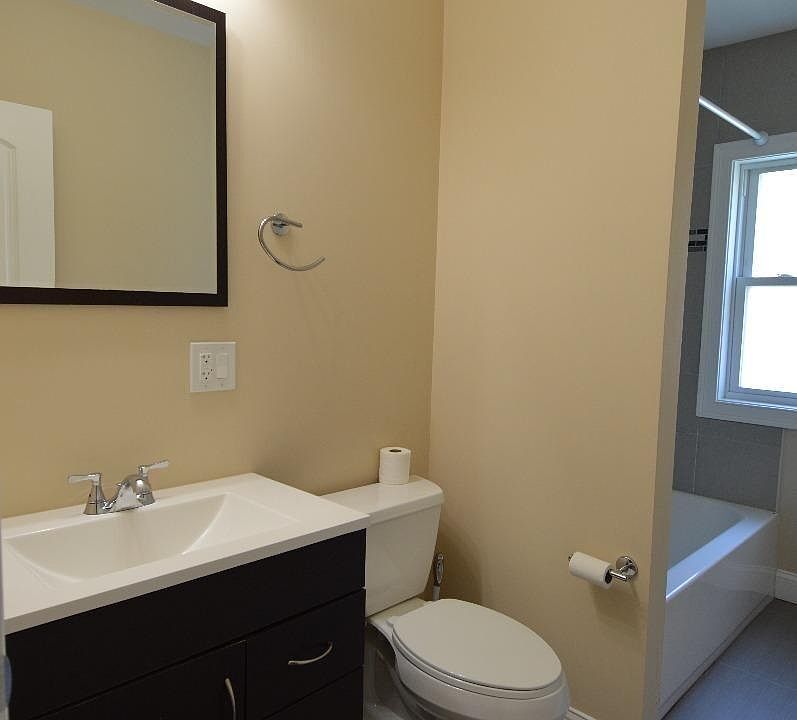 2nd image of 260 Foster St #2B