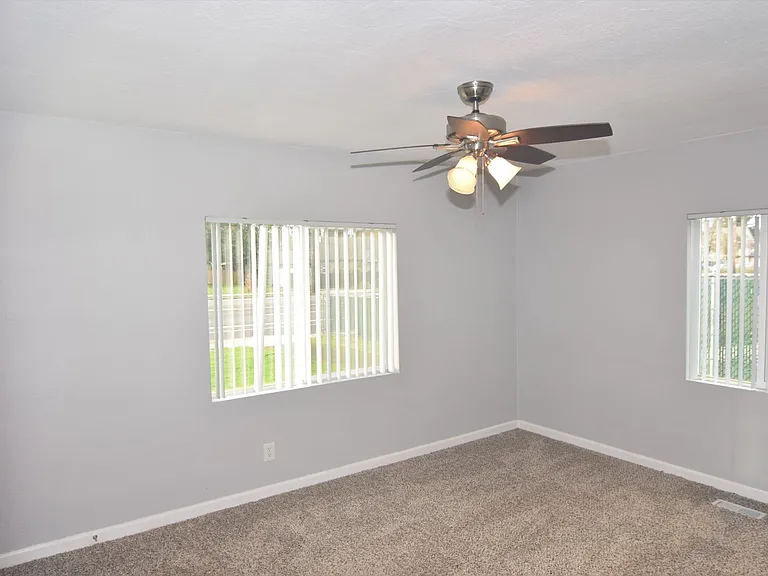 5320 SE 122nd Ave — Photo 40