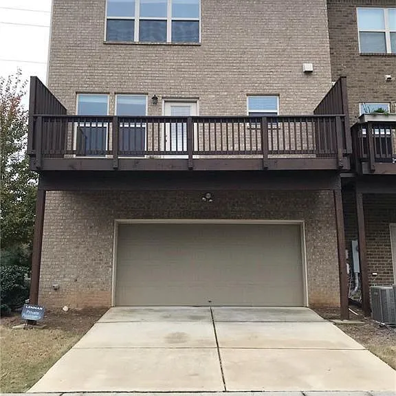 631 Greencrest Ln — Photo 35