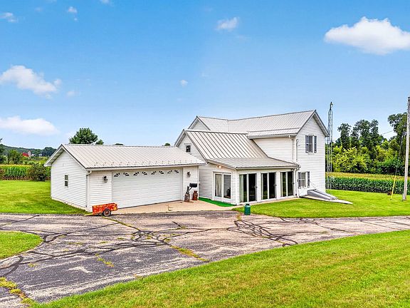 3rd image of 5594 Cherry Ln