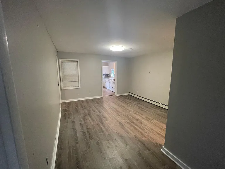 20 Glen St #3 — Photo 3