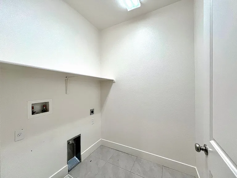 1421 Waterwheel Ln — Photo 13