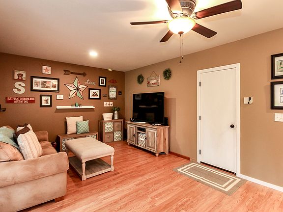 5th image of 11019 204th Avenue Ct E