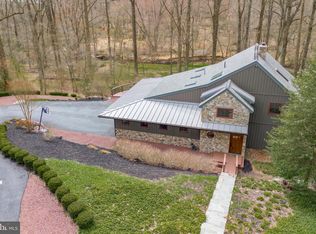 7 Gray Hawk Ln, Thornton, PA 19373