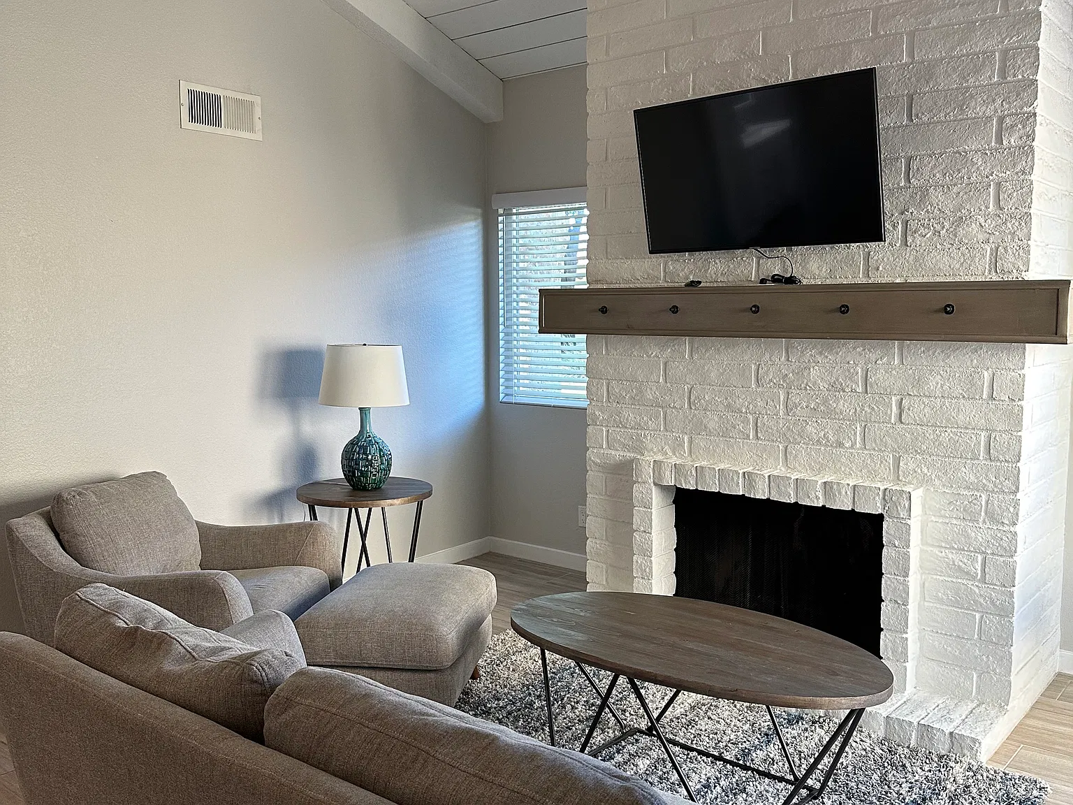 6438 N 77th Way — Photo 3