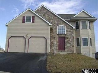 3901 Lyn Cir, Dover, PA 17315