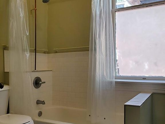 4th image of 255 NE Randolph Ave APT 3