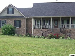 241 Saffles St, Fyffe, AL 35971