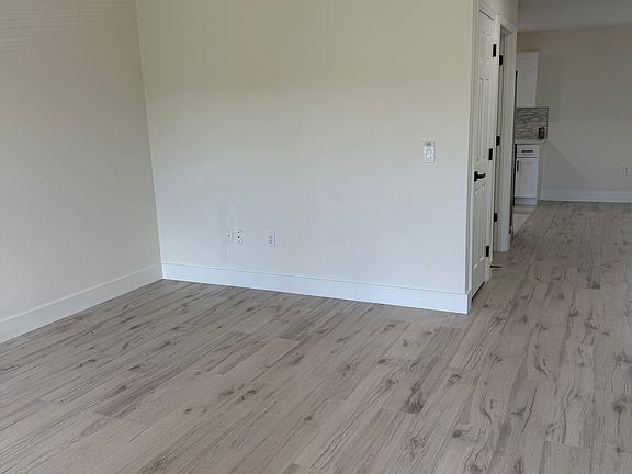 2nd image of 162 Cascade St APT C