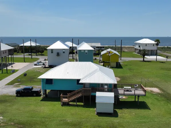 121 Peach St, Grand Isle, LA 70358