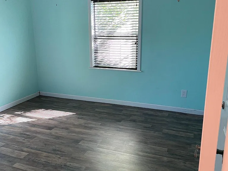4707 E 3rd St — Photo 26