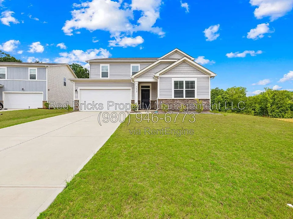 3432 Bluff Hill Ln