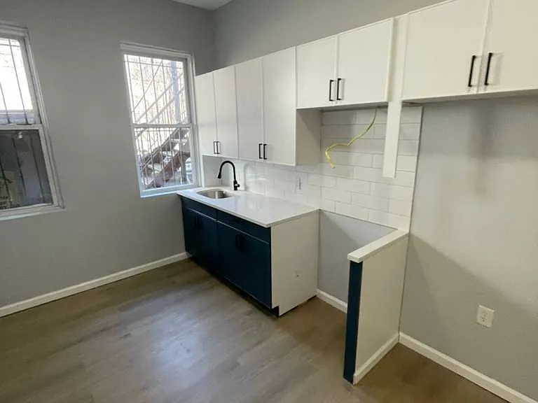 387 Avon Ave #D1 — Photo 2