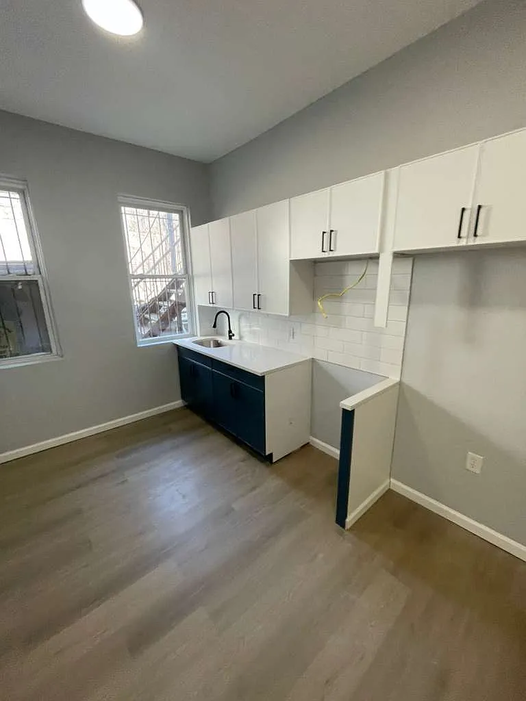 Building Photo - 387 Avon Ave #D1