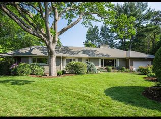80 Laurel Ln, Longmeadow, MA 01106