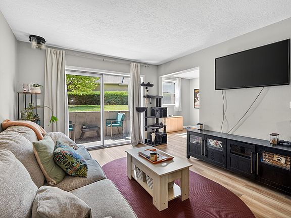 3rd image of 3405 Woodland Ave Unit 53