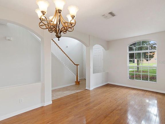 4th image of 11249 Lemay Dr