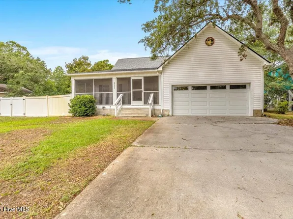 221 NE 60th Street, Oak Island, NC 28465