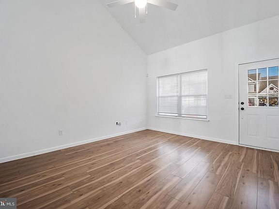 5th image of 384 Marldale Dr